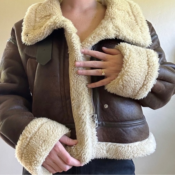 H&M Jackets & Blazers - Never Been Worn XS H&M Oversized Faux shearling jacket